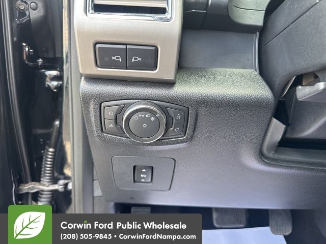 2016 Ford F-150 Lariat photo 16