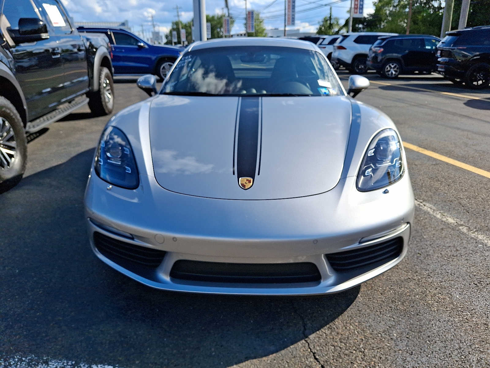 2024 Porsche Cayman photo 2
