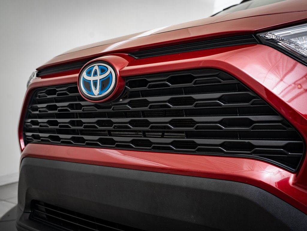 2021 Toyota RAV4 Hybrid XLE photo 3