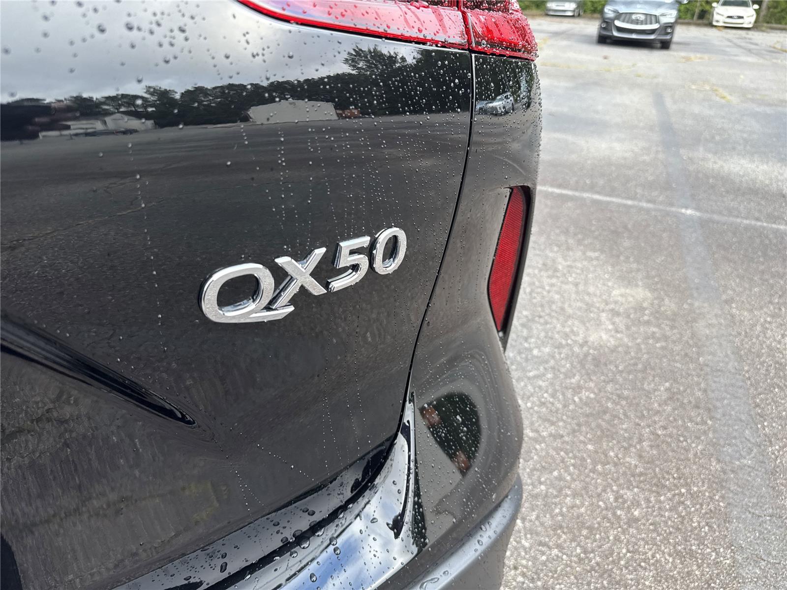 2024 Infiniti QX50 Luxe photo 2