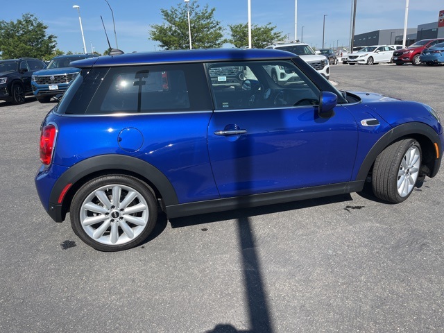 2021 Mini Cooper 2 Door Hardtop Oxford Edition photo 6