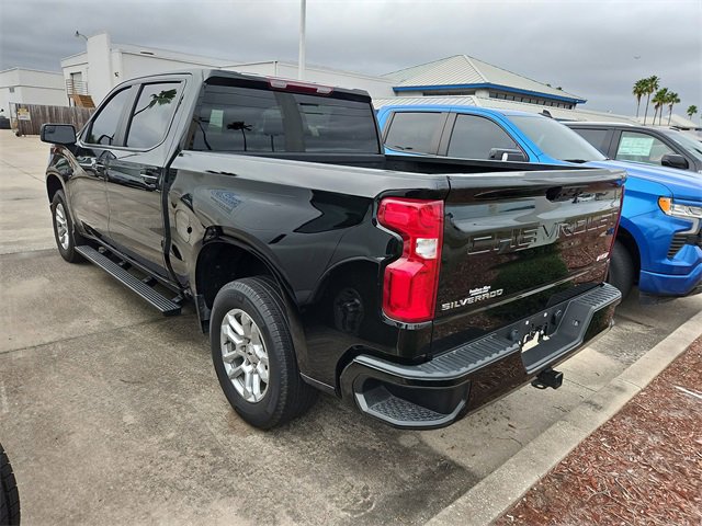 2024 Chevrolet Silverado 1500 RST photo 2