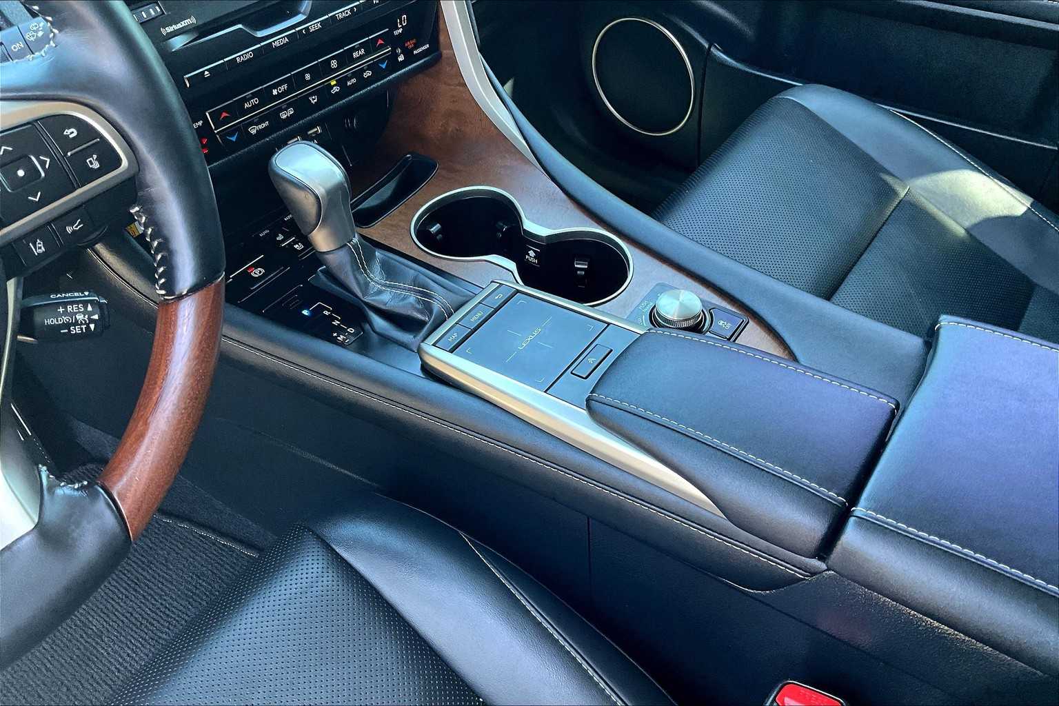 2022 Lexus RX 350L photo 14
