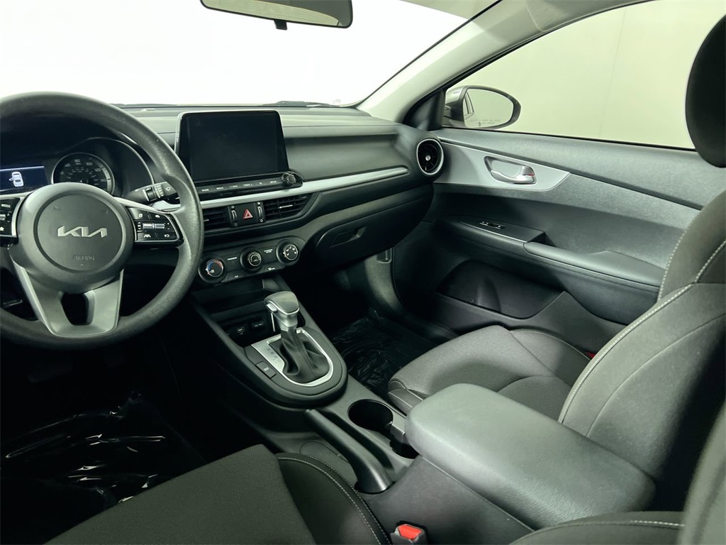 2023 Kia Forte LXS photo 29