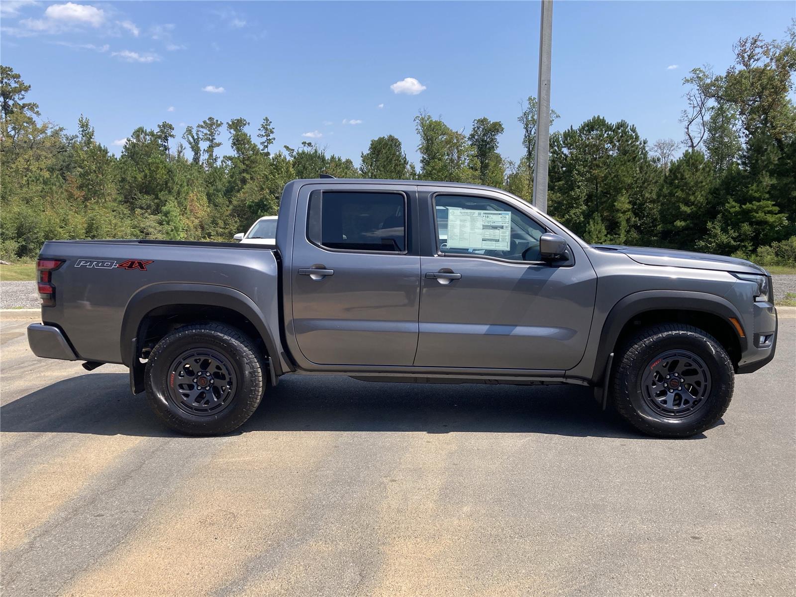 2026 Nissan Frontier Crew Cab PRO-4X photo 4