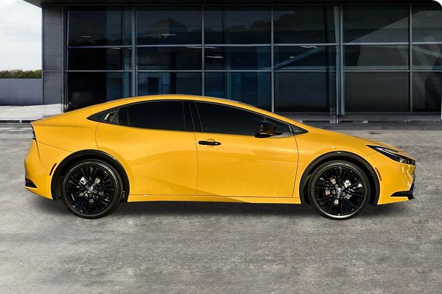 2025 Toyota Prius photo 3