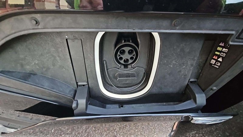 2024 Cadillac Lyriq Luxury photo 2