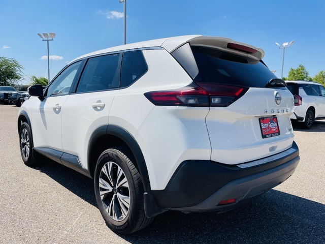 2022 Nissan Rogue SV photo 5