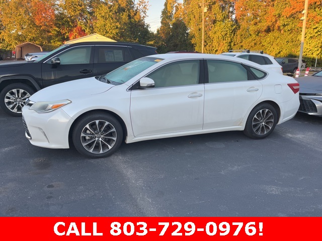 2016 Toyota Avalon XLE photo 3