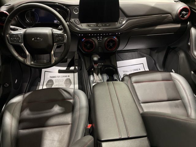 2025 Chevrolet Blazer RS photo 2