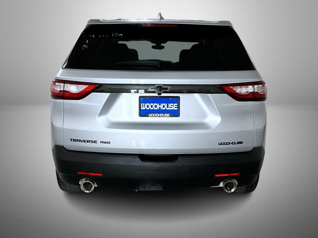 2019 Chevrolet Traverse LS photo 3