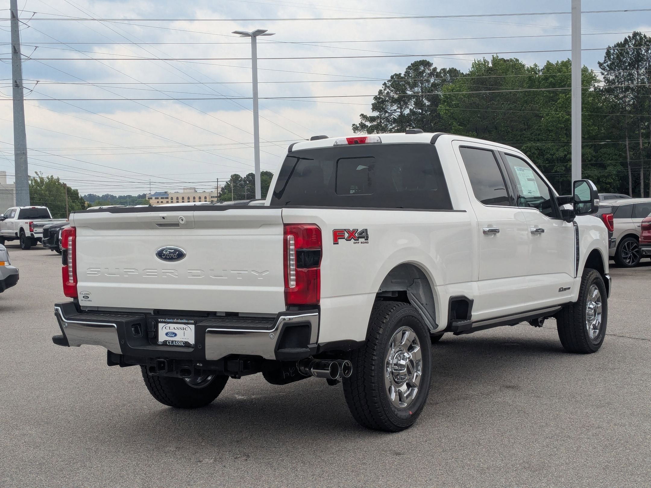 2025 Ford F-350 Lariat photo 4