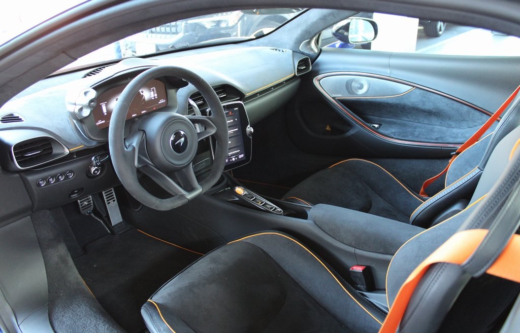 2025 Mclaren ARTURA photo 4