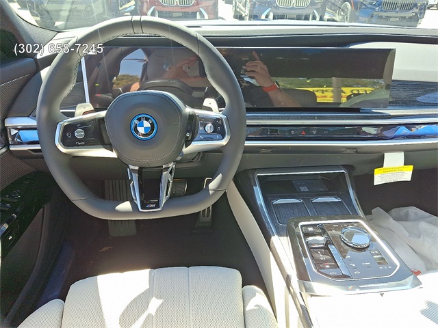 2026 Bmw 750e photo 9