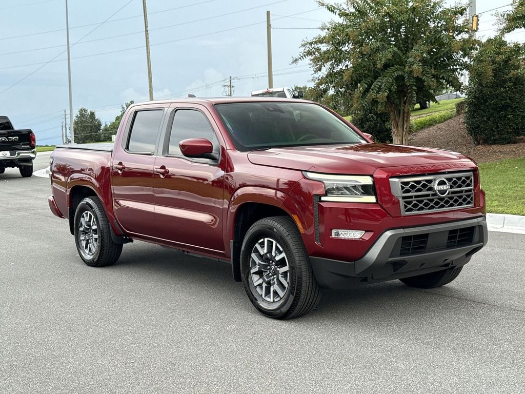2024 Nissan Frontier SL photo 6