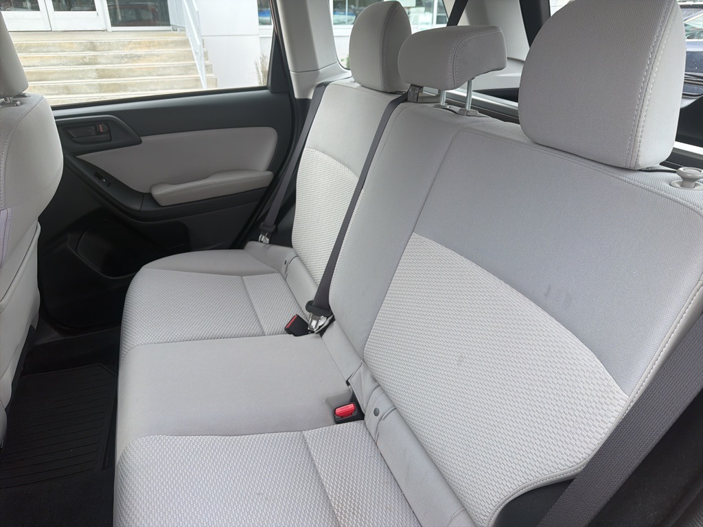 2016 Subaru Forester 2.5i photo 10
