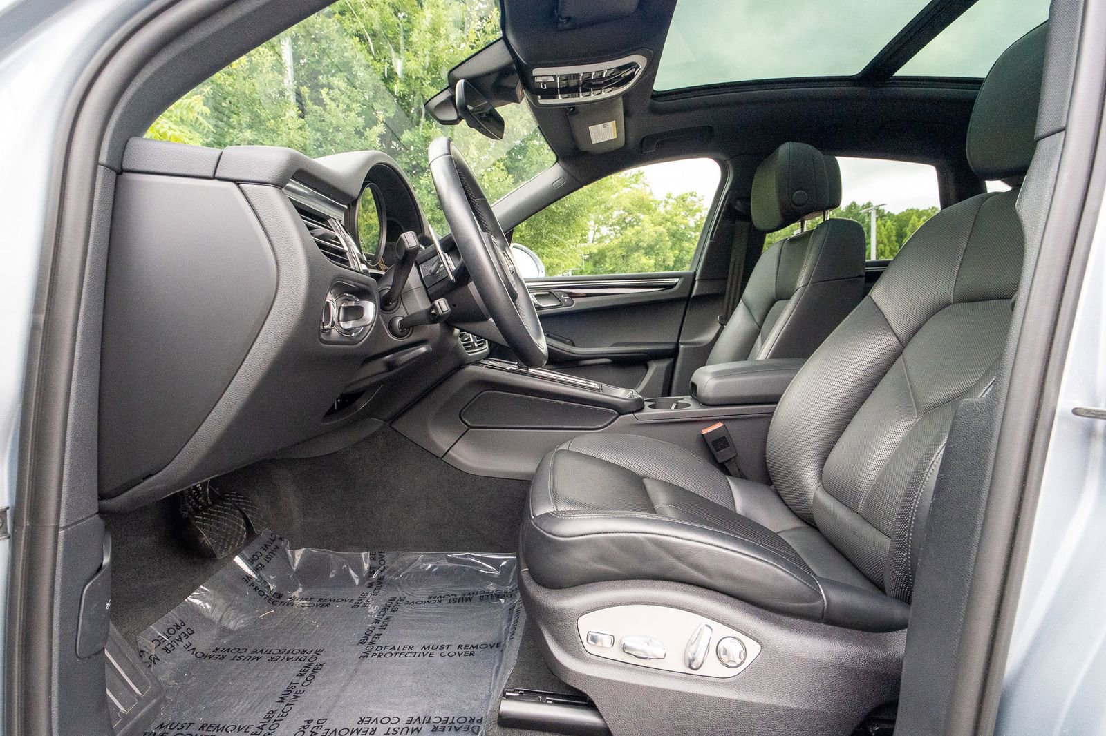 2024 Porsche Macan Base photo 23