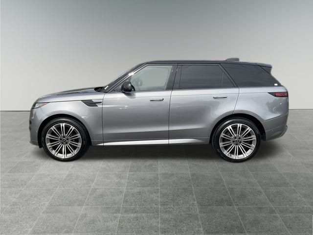 2025 Land Rover Range Rover Sport SE photo 2