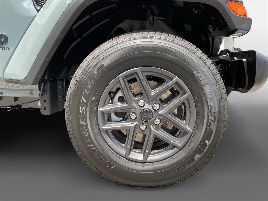 2025 Jeep Gladiator Sport S photo 8
