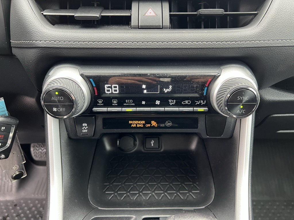 2021 Toyota RAV4 Hybrid LE photo 18