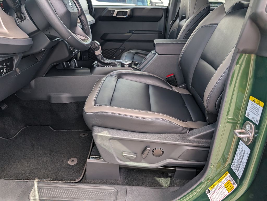 2025 Ford Bronco Outer Banks photo 7