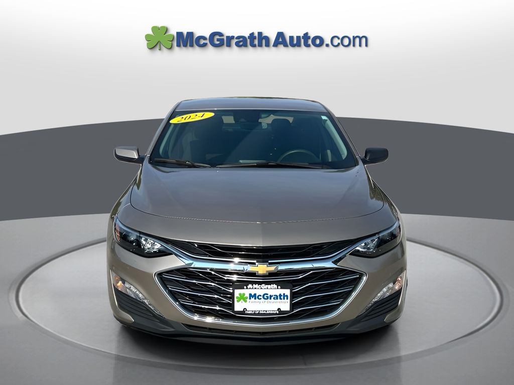 2024 Chevrolet Malibu 1LT photo 2