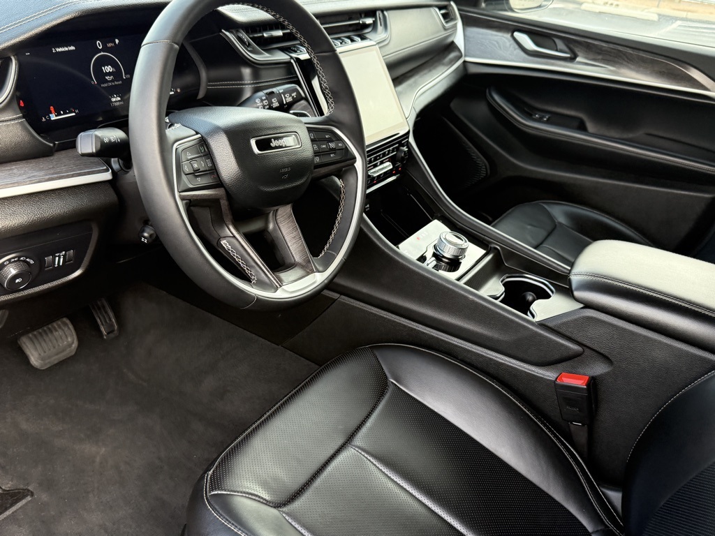 2024 Jeep Grand Cherokee Limited photo 9