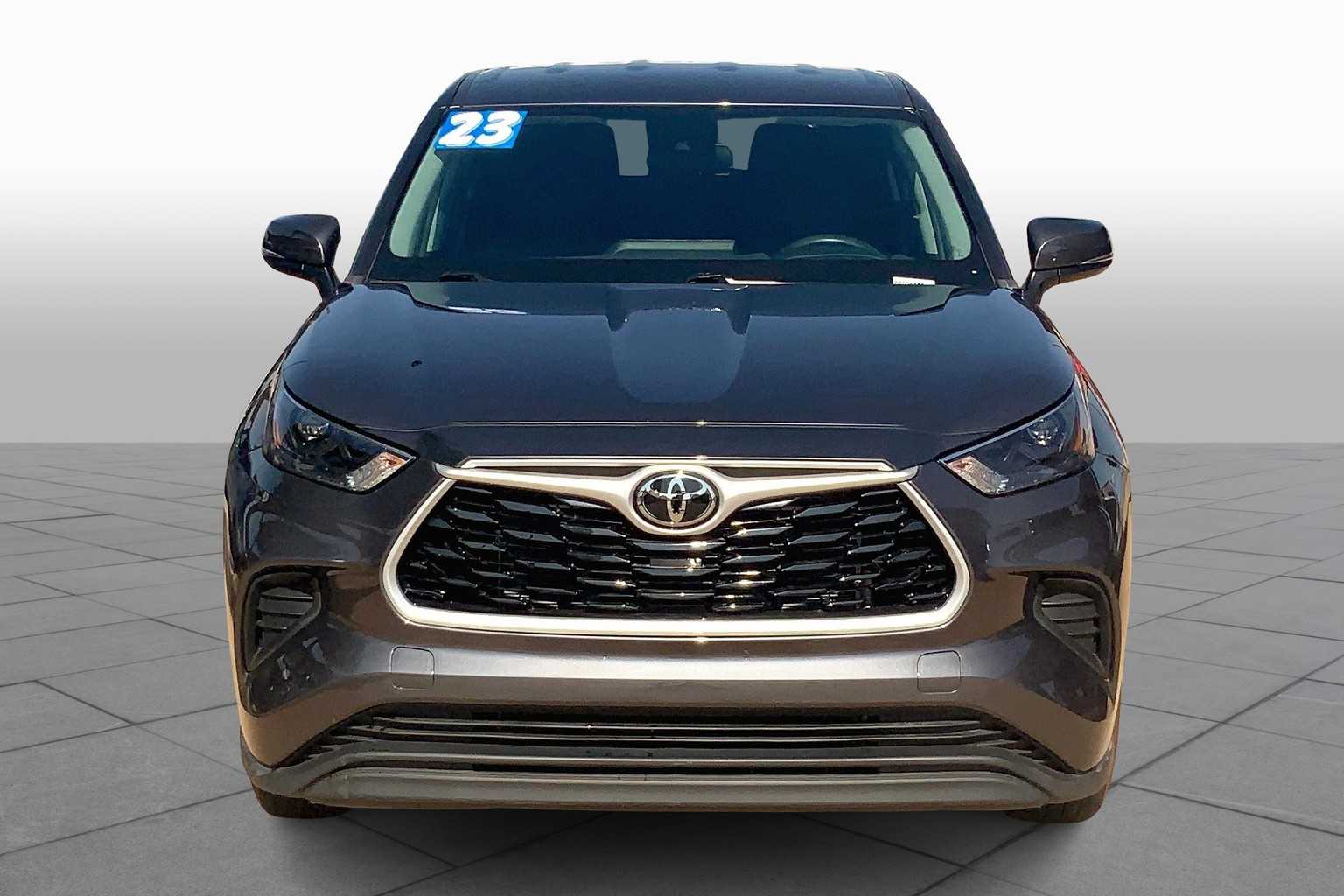 2023 Toyota Highlander L photo 7
