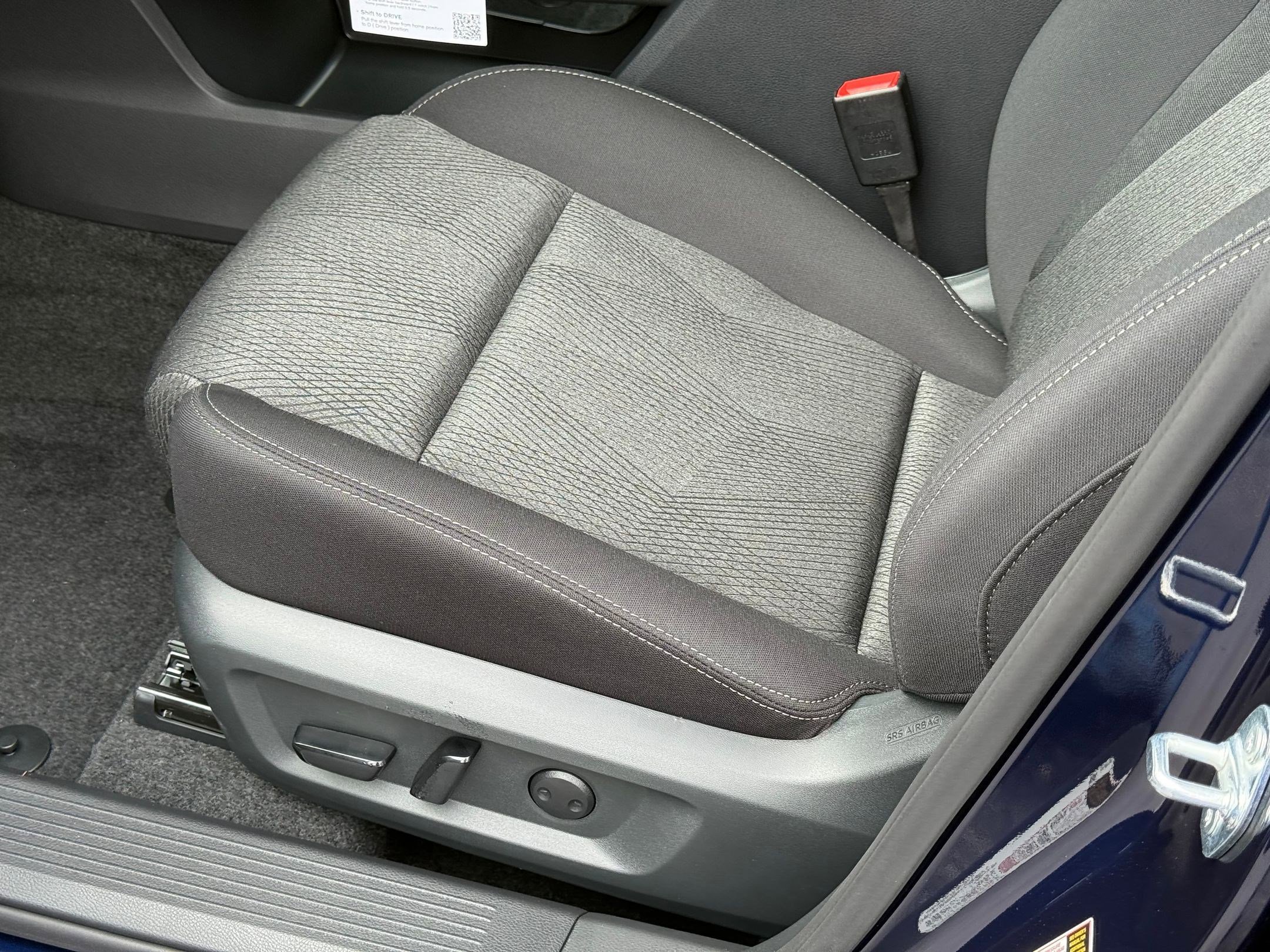 2026 Nissan Rogue SV photo 2