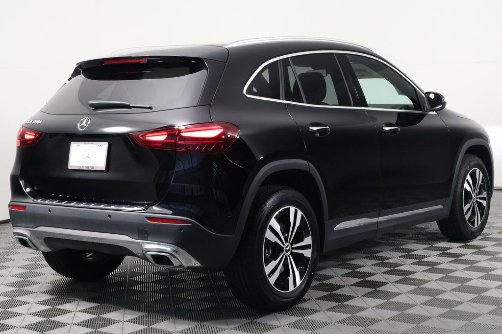 2025 Mercedes Benz GLA 250 photo 2