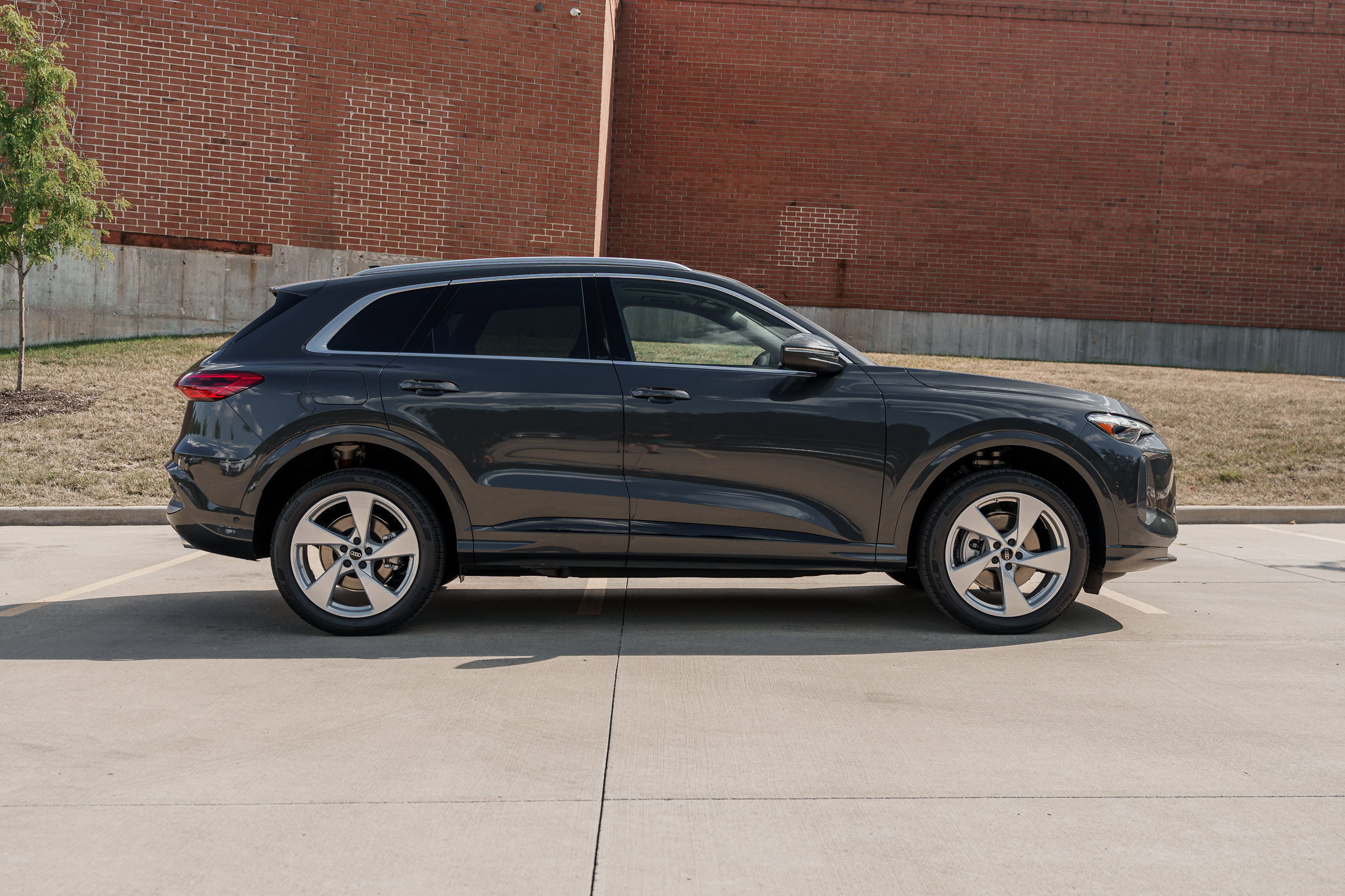 2025 Audi Q5 Premium Plus photo 3