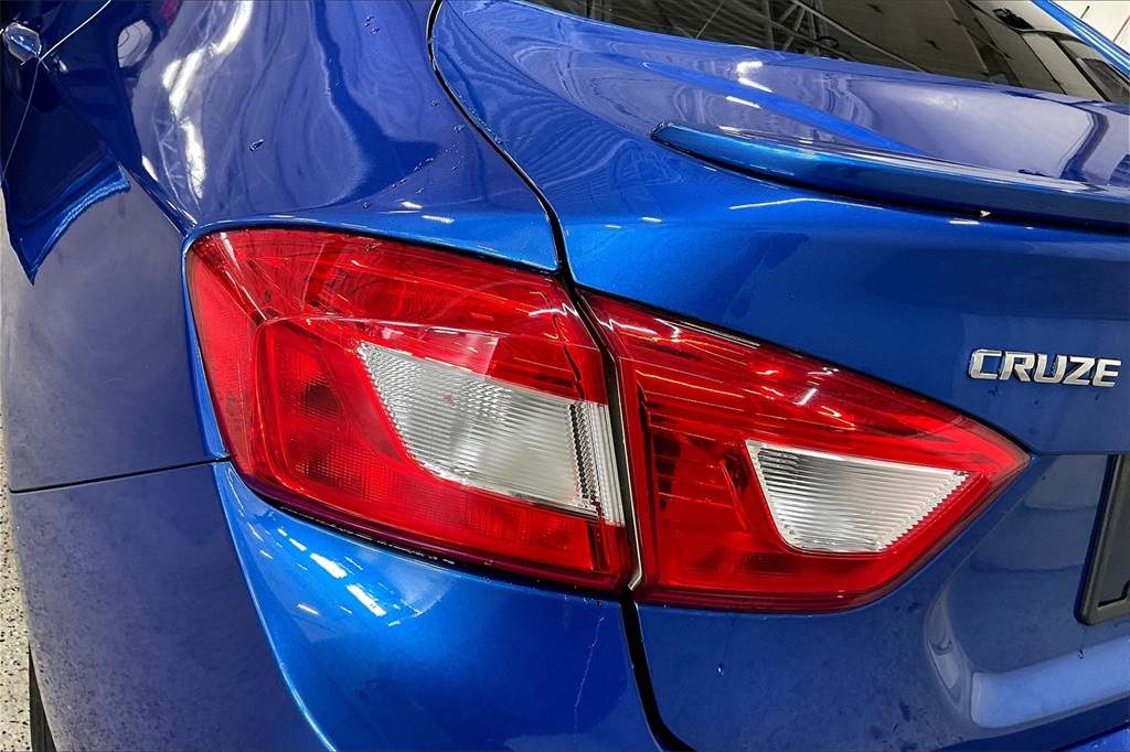 2017 Chevrolet Cruze LT photo 30
