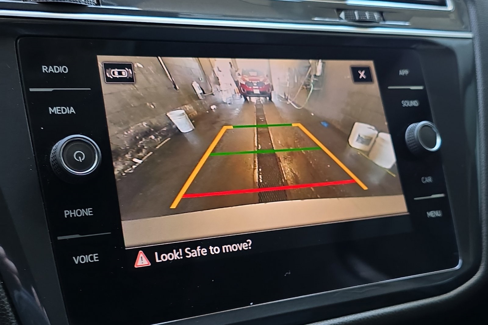 2022 Volkswagen Tiguan SE photo 17