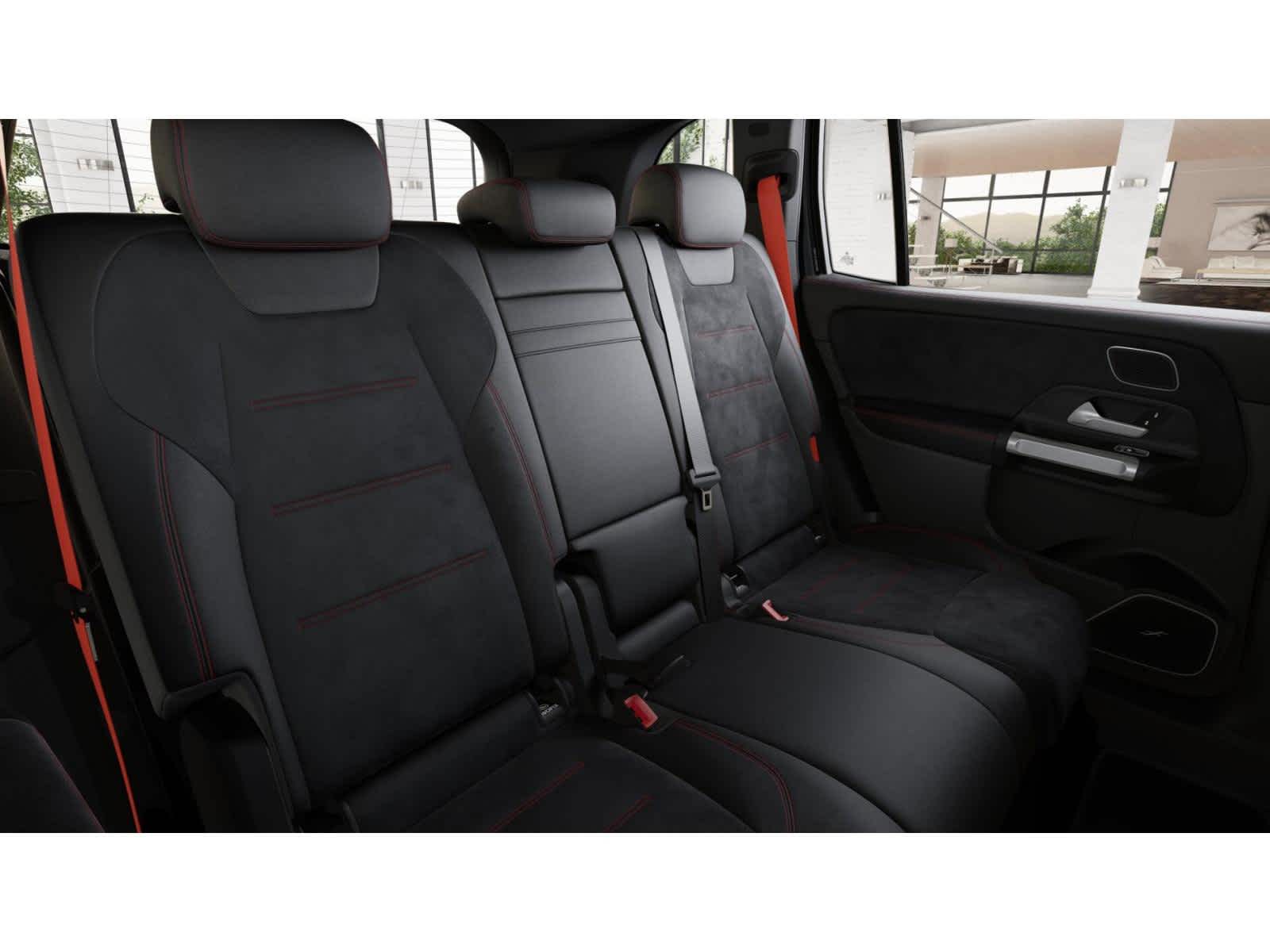 2025 Mercedes Benz GLB AMG 35 4MATIC photo 4