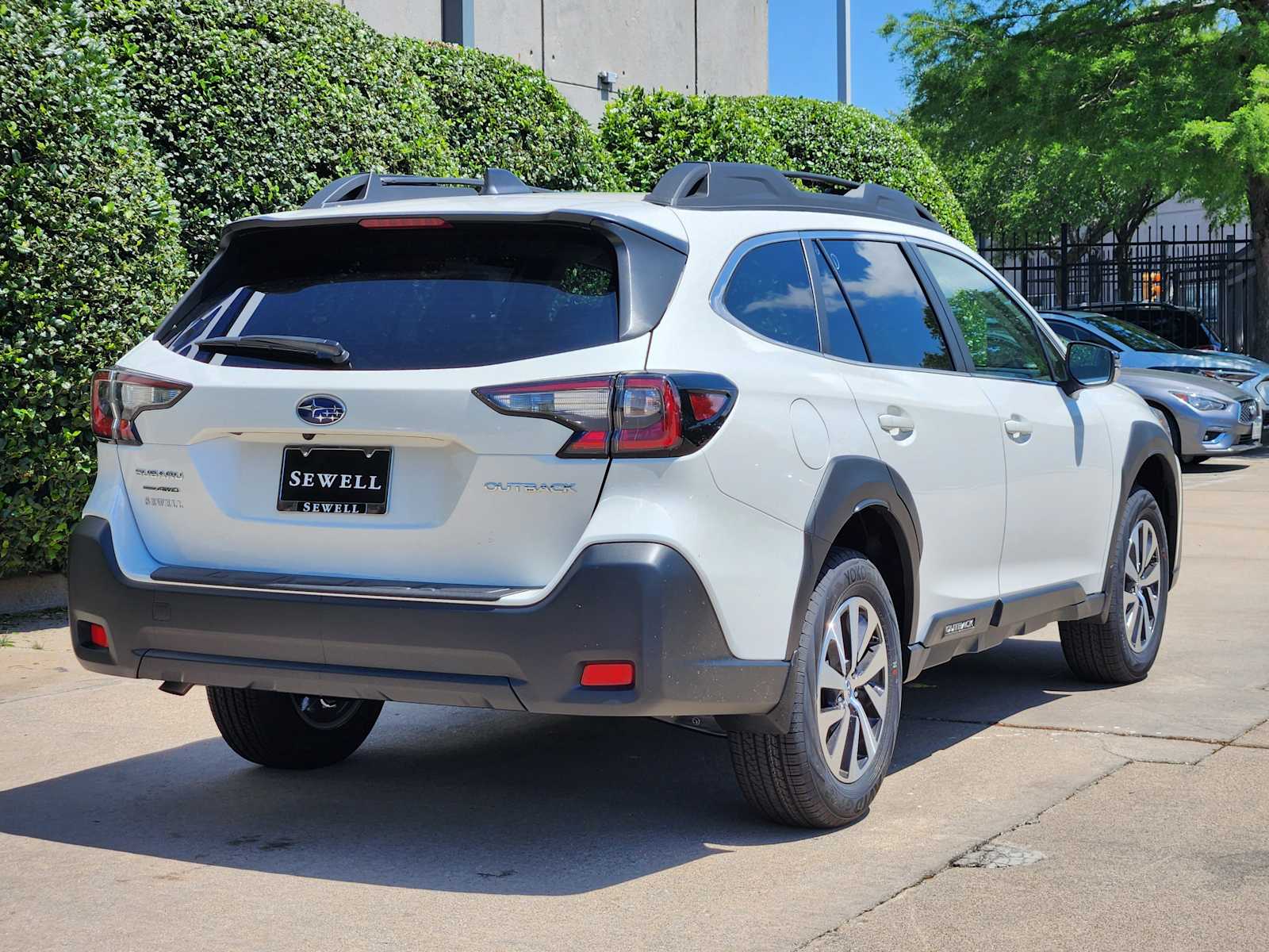 2025 Subaru Outback Premium photo 2