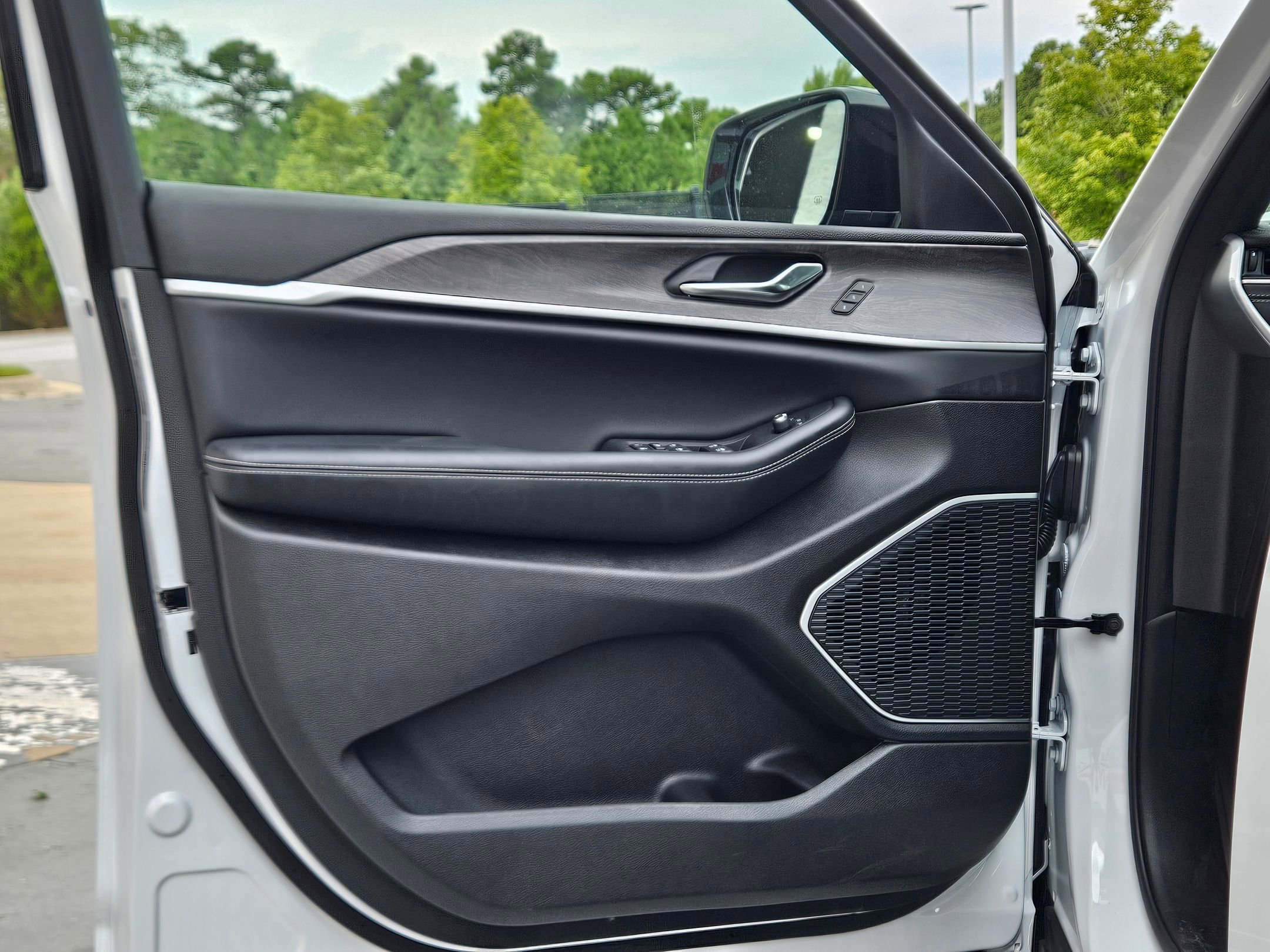 2025 Jeep Grand Cherokee Limited photo 12