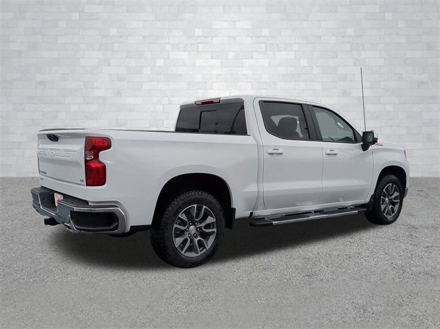 2026 Chevrolet Silverado LT photo 4