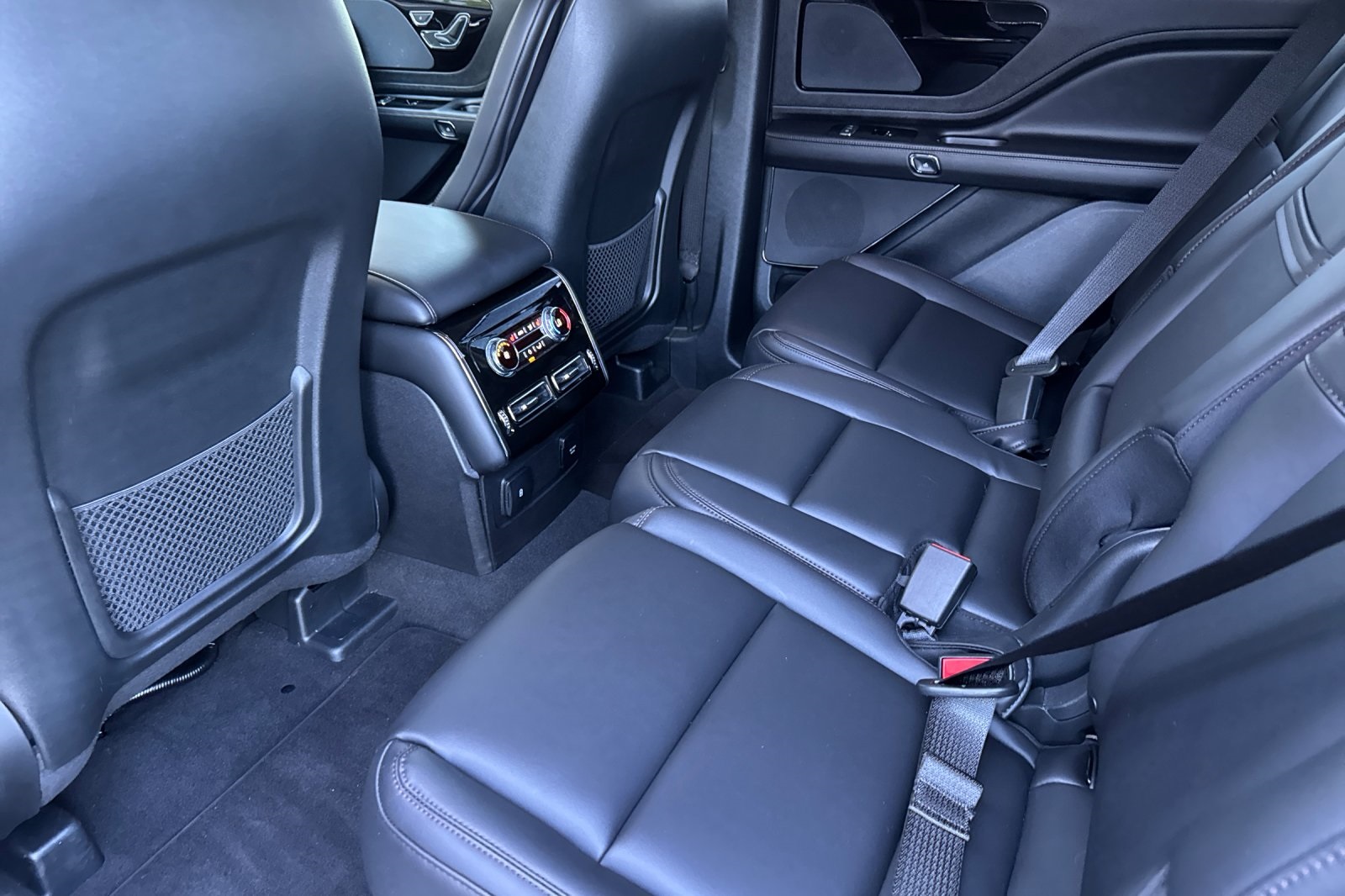 2024 Lincoln Aviator photo 4