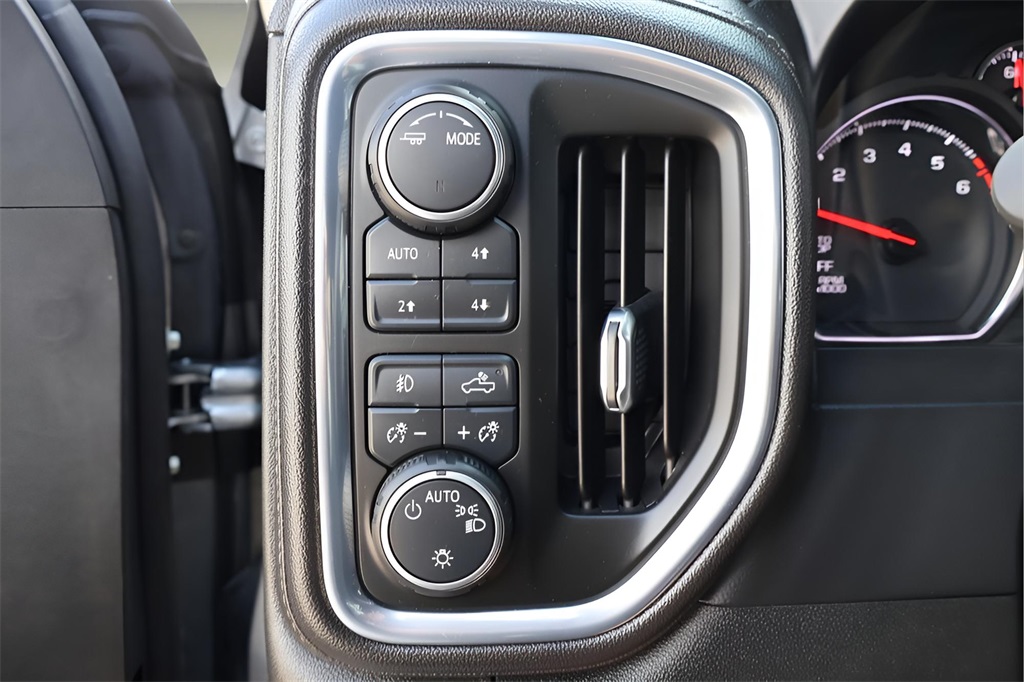 2020 Chevrolet Silverado 1500 RST photo 20