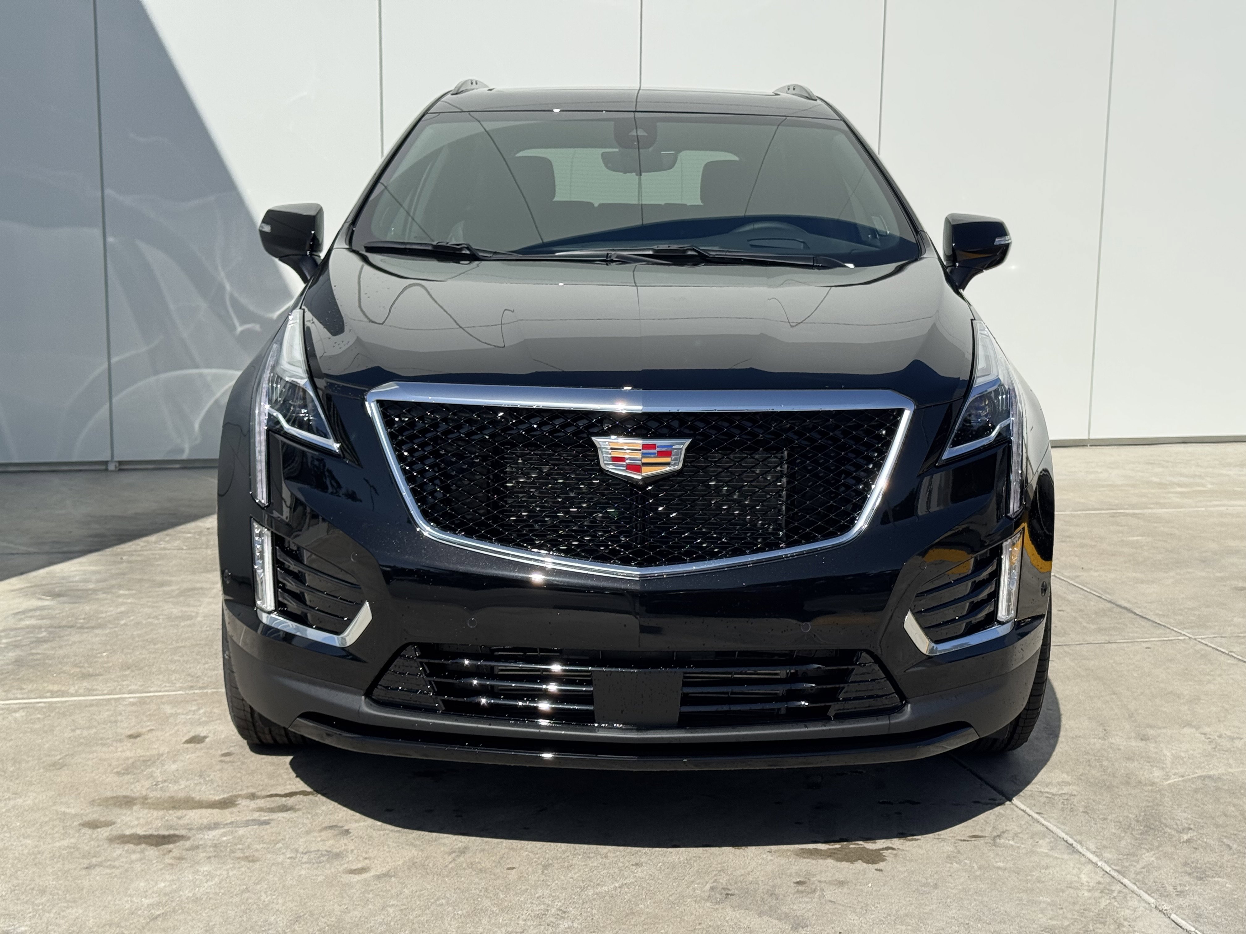 2025 Cadillac XT5 Sport photo 3