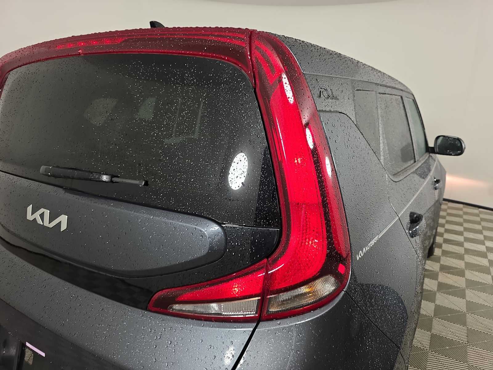2022 Kia Soul LX photo 9