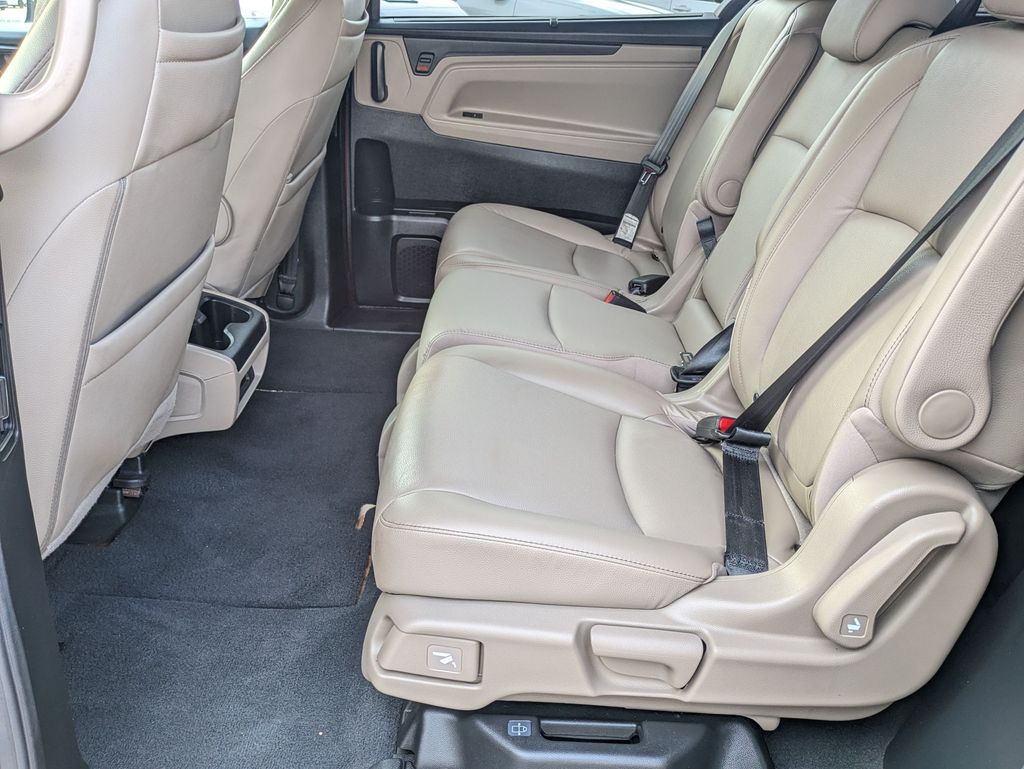 2022 Honda Odyssey Touring photo 22