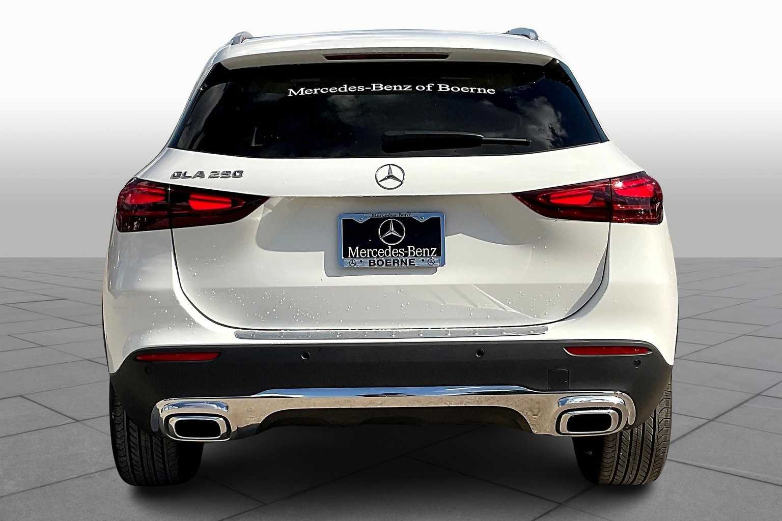 2025 Mercedes Benz GLA 250 photo 4
