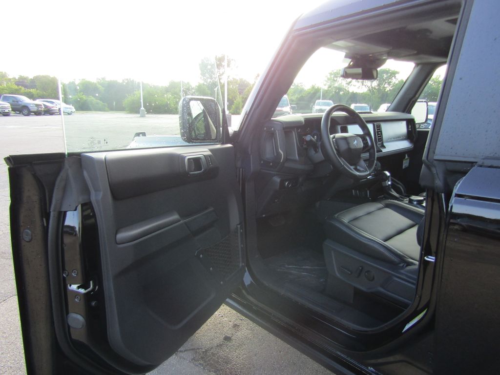 2025 Ford Bronco Badlands photo 8