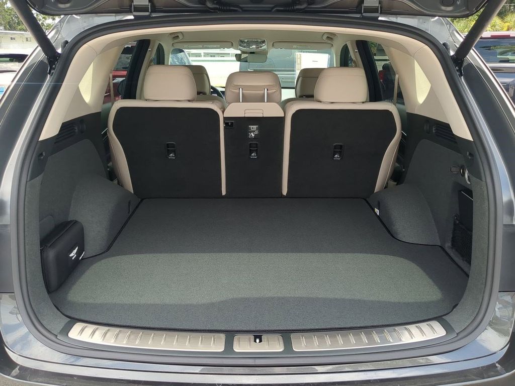 2025 Genesis GV80 2.5T Standard AWD photo 11