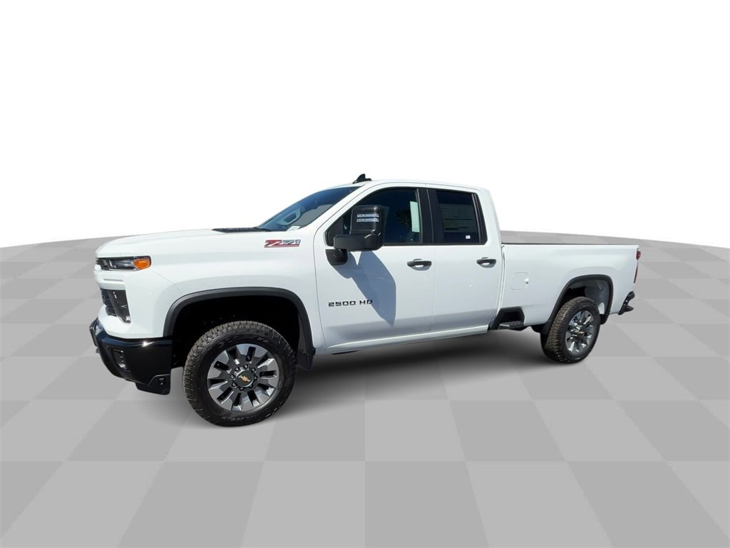 2025 Chevrolet Silverado 2500HD Custom photo 4