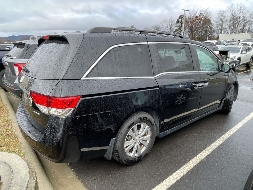 2016 Honda Odyssey SE photo 4