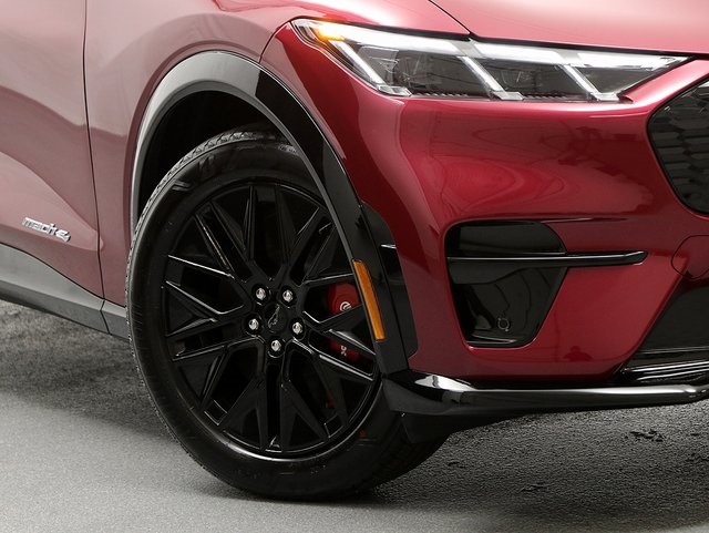 2025 Ford Mustang Mach-E Premium photo 3