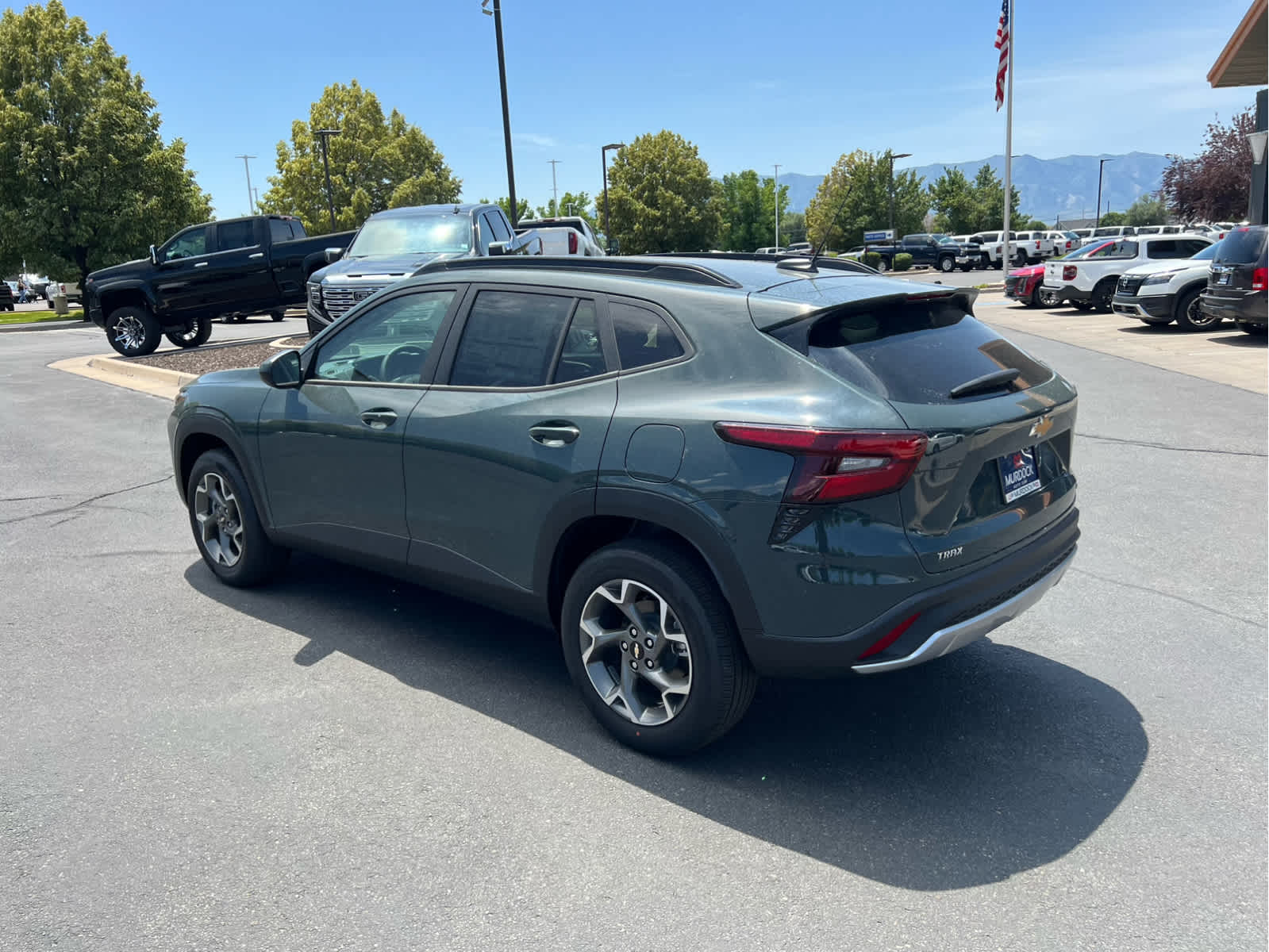 2025 Chevrolet Trax photo 2
