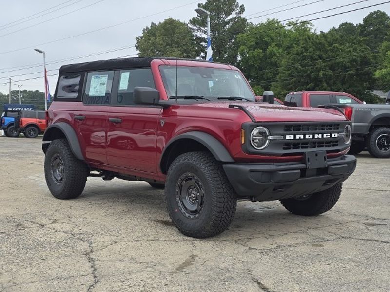 2025 Ford Bronco Base photo 2